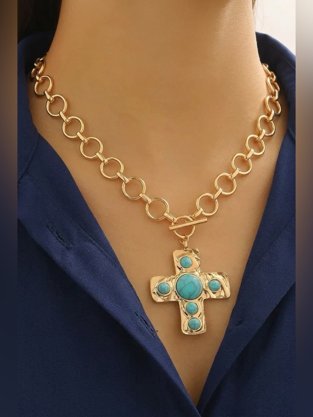 Zenana NOTABLE HAMMERED CROSS TOGGLE NECKLACE